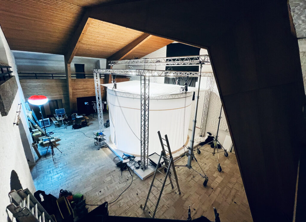 Set in der ehemaligen Kasernenkapelle in Salzburg