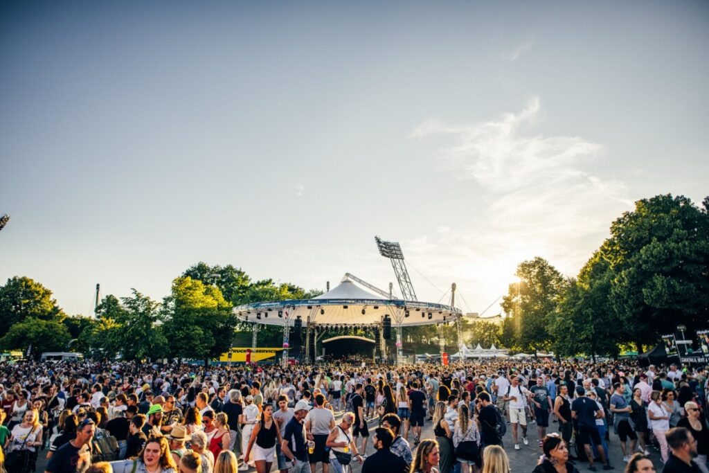 Bühne beim Münchner Sommernachtstraum 2022 (Foto: Fabian Stoffers)